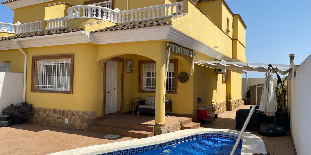 fachada los alcazares